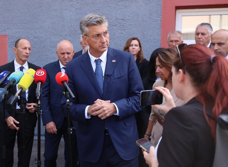 Gospićani Plenkoviću: ČETIRI puta smo tražili da sjednete s nama i sad ovako odgovarate