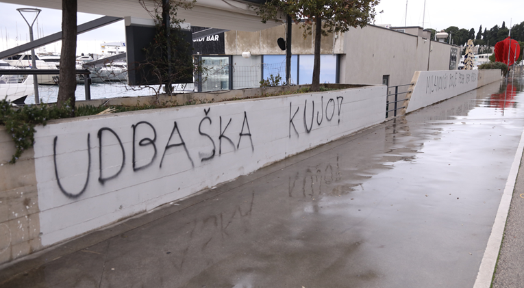 FOTO U Splitu osvanuli uvredljivi grafiti na račun Milanovića