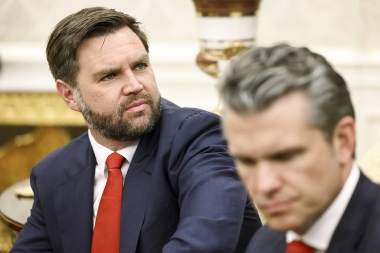 Atlantic: JD Vance privatno propituje Hegsethove tvrdnje o ratu s Iranom