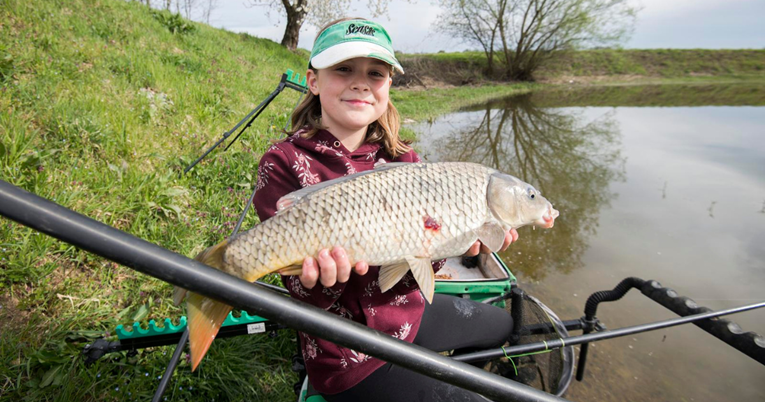 Djevojčica Hana (10) iz Preloga pravi je ribički talent, sama lovi šarane od 4 kile