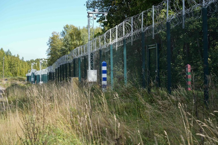 Finska postavila 200 kilometara dugu ogradu na granici s Rusijom