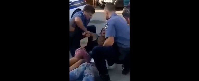 VIDEO Romi u Međimurju kamenjem gađali policiju, objavljena je snimka