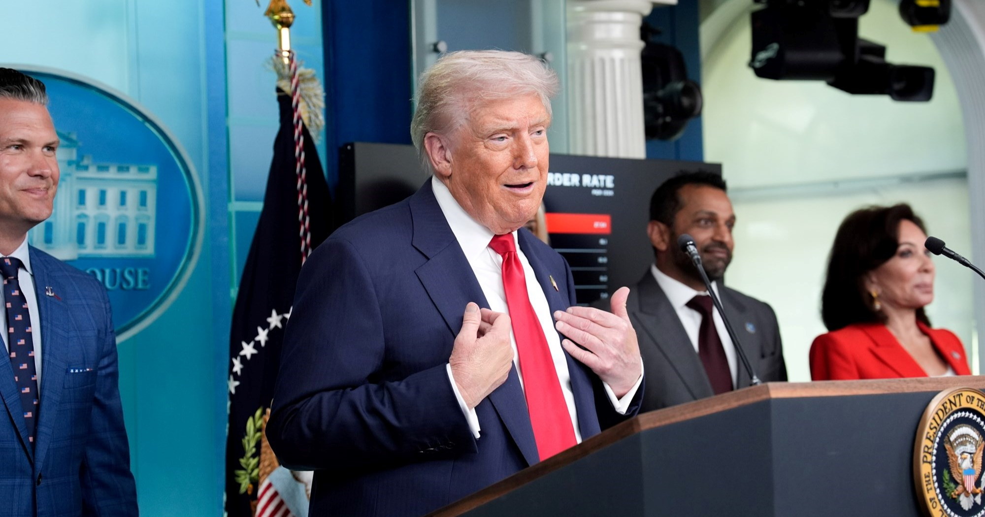 Američki ministar: Novcem naših saveznika će raspolagati Trump