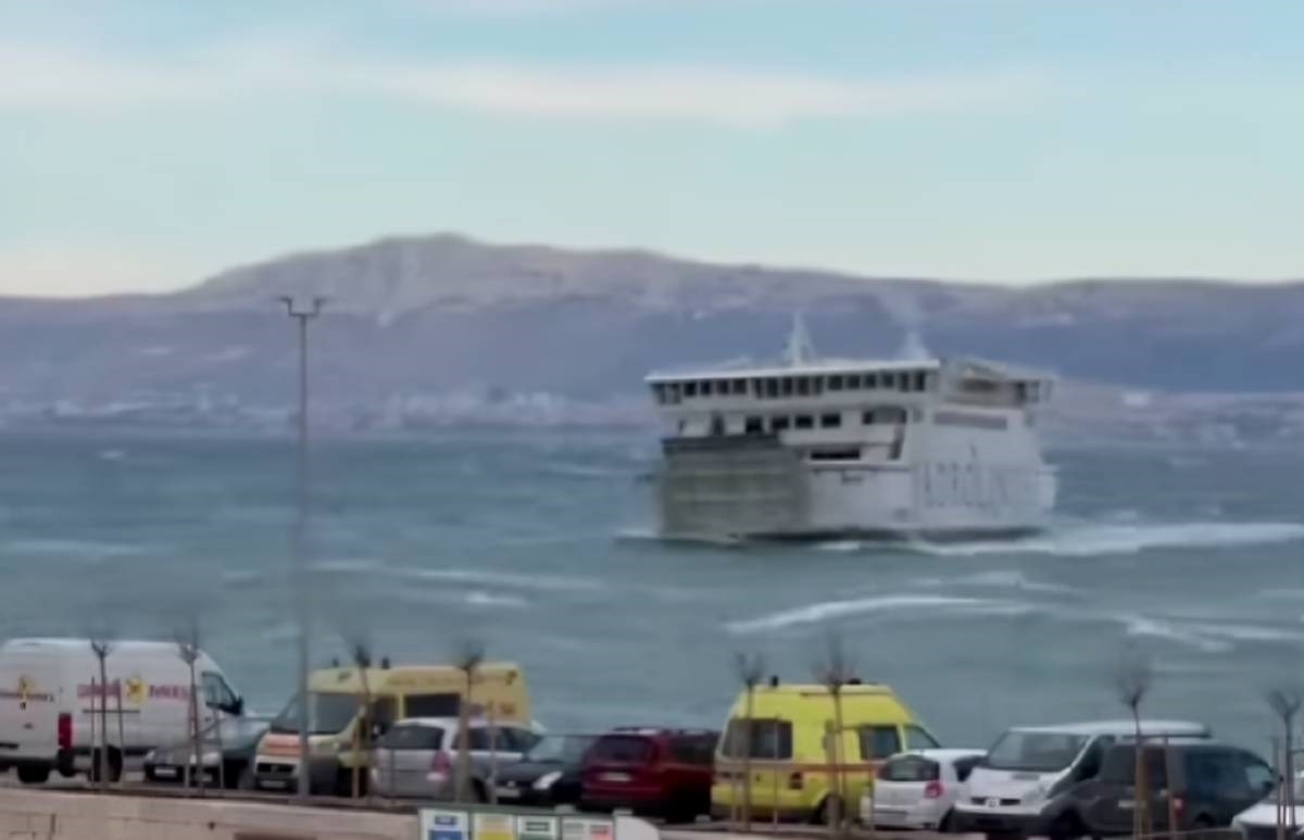 Kapetan koji je trajekt pun djece po buri vratio kući na Brač: Nije me bilo strah