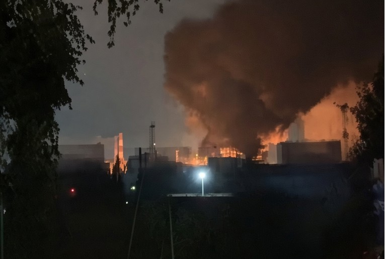 VIDEO Veliki napad dronovima na Moskvu, gori skladište nafte