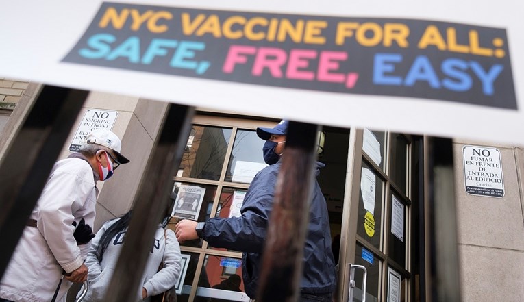 U SAD-u odobrena treća doza cjepiva za najugroženije skupine