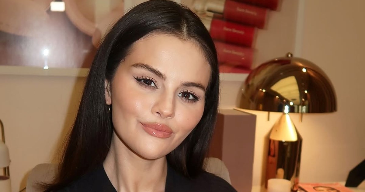 Selena Gomez podijelila fotku iz ureda, pažnju privukla lampa