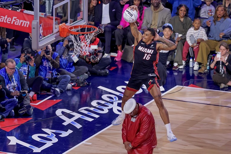 Zastrašujući pad obilježio natjecanje u zakucavanju. Pogledajte što se dogodilo