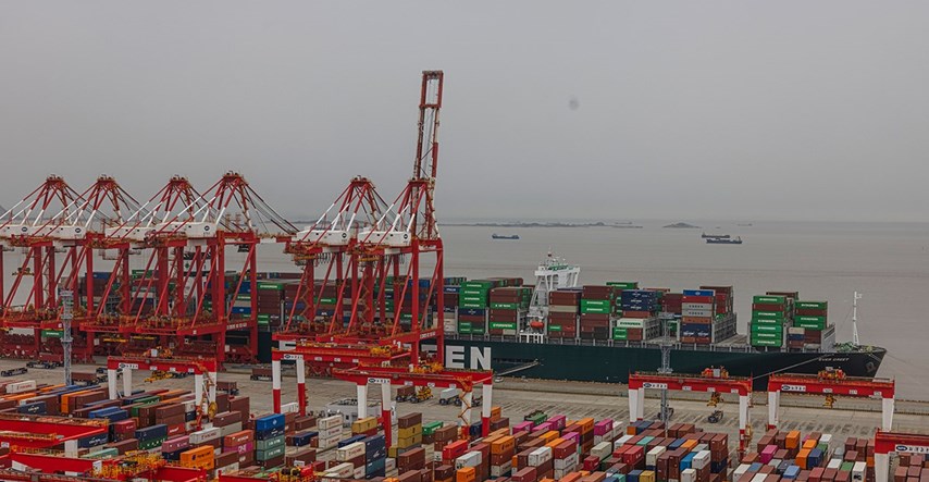 Stroge dezinfekcijske mjere izazvale prometne čepove u kineskim lukama