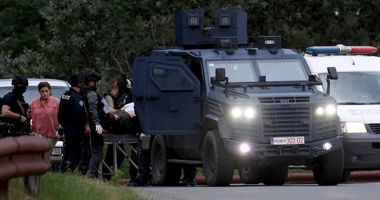 Šef MUP-a Kosova: Imamo kontrolu, našli smo eksploziv i opremu za stotine napadača