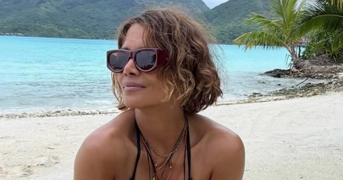 Halle Berry (59) usred pustinje pozirala u bikiniju: "Samo idem svojim putem"