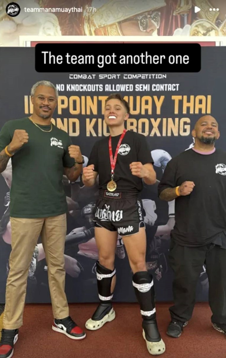 Angelina Jolie bodrila sina Knoxa (17) na turniru, pozirala je s njegovim trenerom