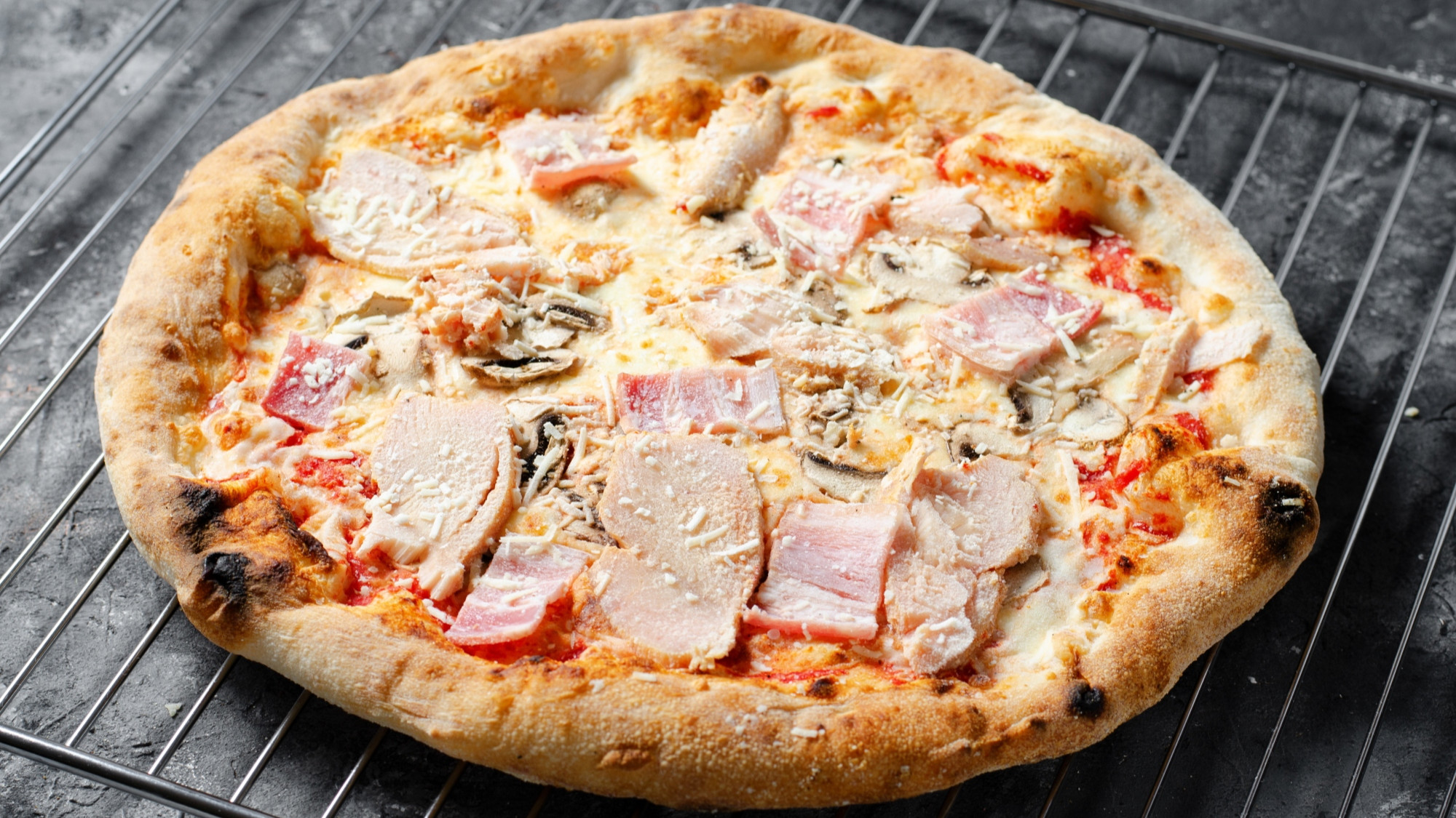 Najveća pogreška u pečenju zamrznute pizze - a može biti puno bolja