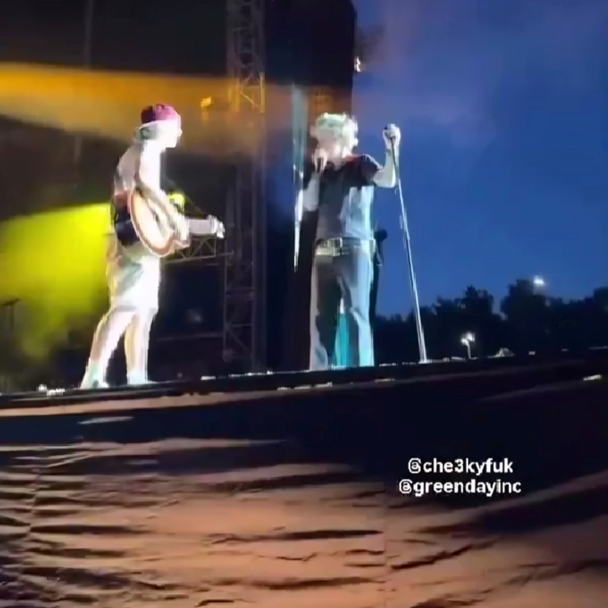 Green Day maknuli obožavatelja s pozornice kad su ga zamolili da odsvira njihov hit