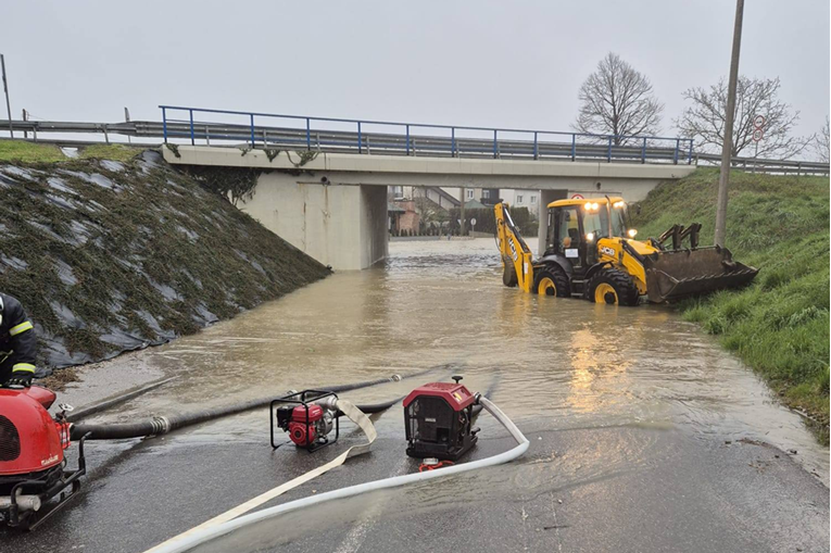 Župan Kolar: Nevrijeme se ne smiruje, nego pojačava