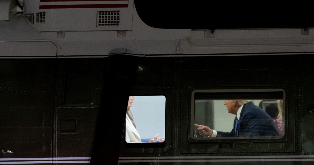 Snimka napetog trenutka u helikopteru: Melania odmahuje glavom, Trump upire prstom