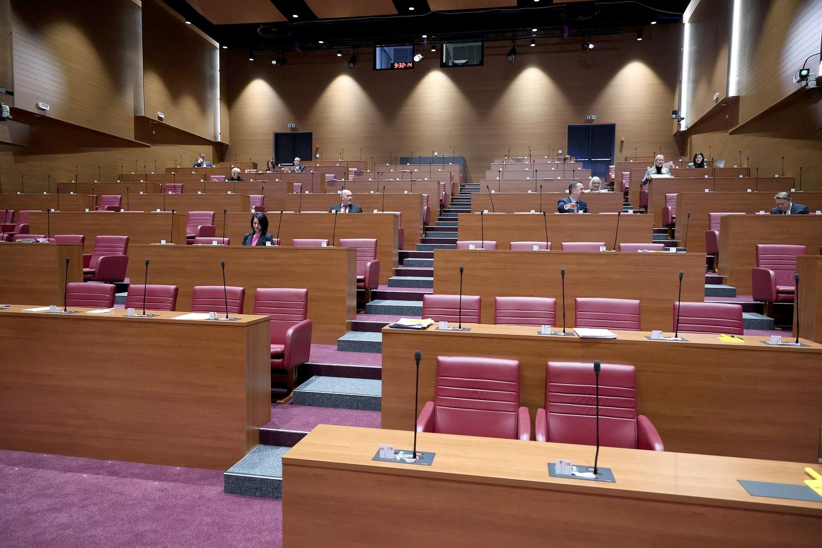 Saborska oporba kritizira zakon o kontroli cijena, nazvala ga kozmetičkim