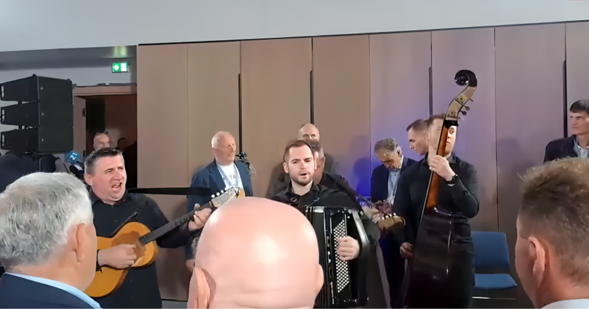 VIDEO Pogledajte raspjevanu atmosferu u stožeru Domovinskog pokreta