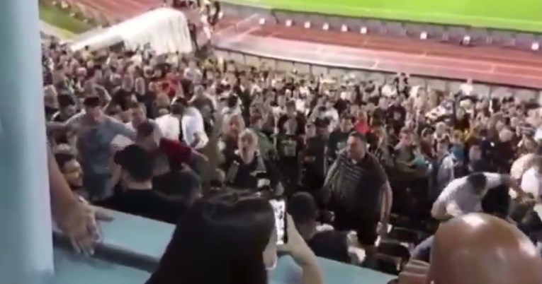 Neredi na Partizanovoj utakmici zbog skandiranja Vučiću
