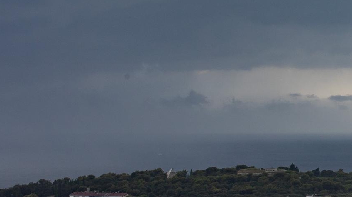 Traje potraga kod Novigrada. Usred oluje nestala osoba s jedrilice