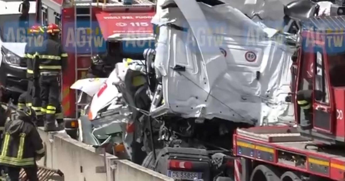 Kamion naletio na kolonu  u Italiji. Troje mrtvih u kolima hitne pomoći