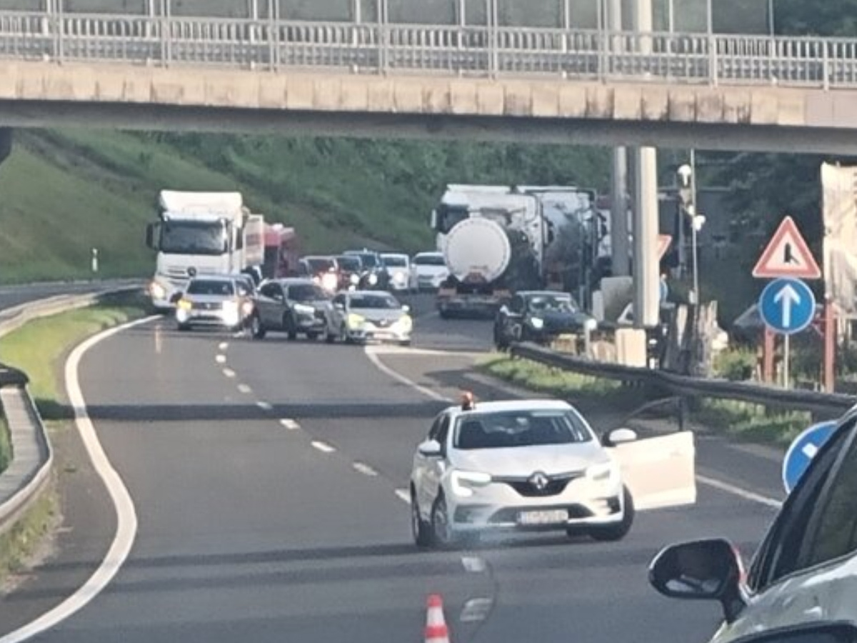 Policija objavila detalje o nesreći na A4. Vozač zaspao, cisterna se prevrnula