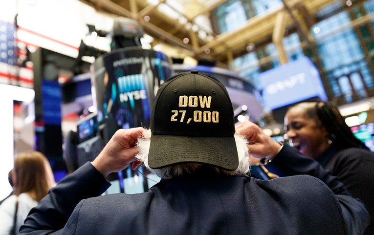 Wall Street na rekordnoj razini zahvaljujući zaradama Alphabeta i Starbucksa