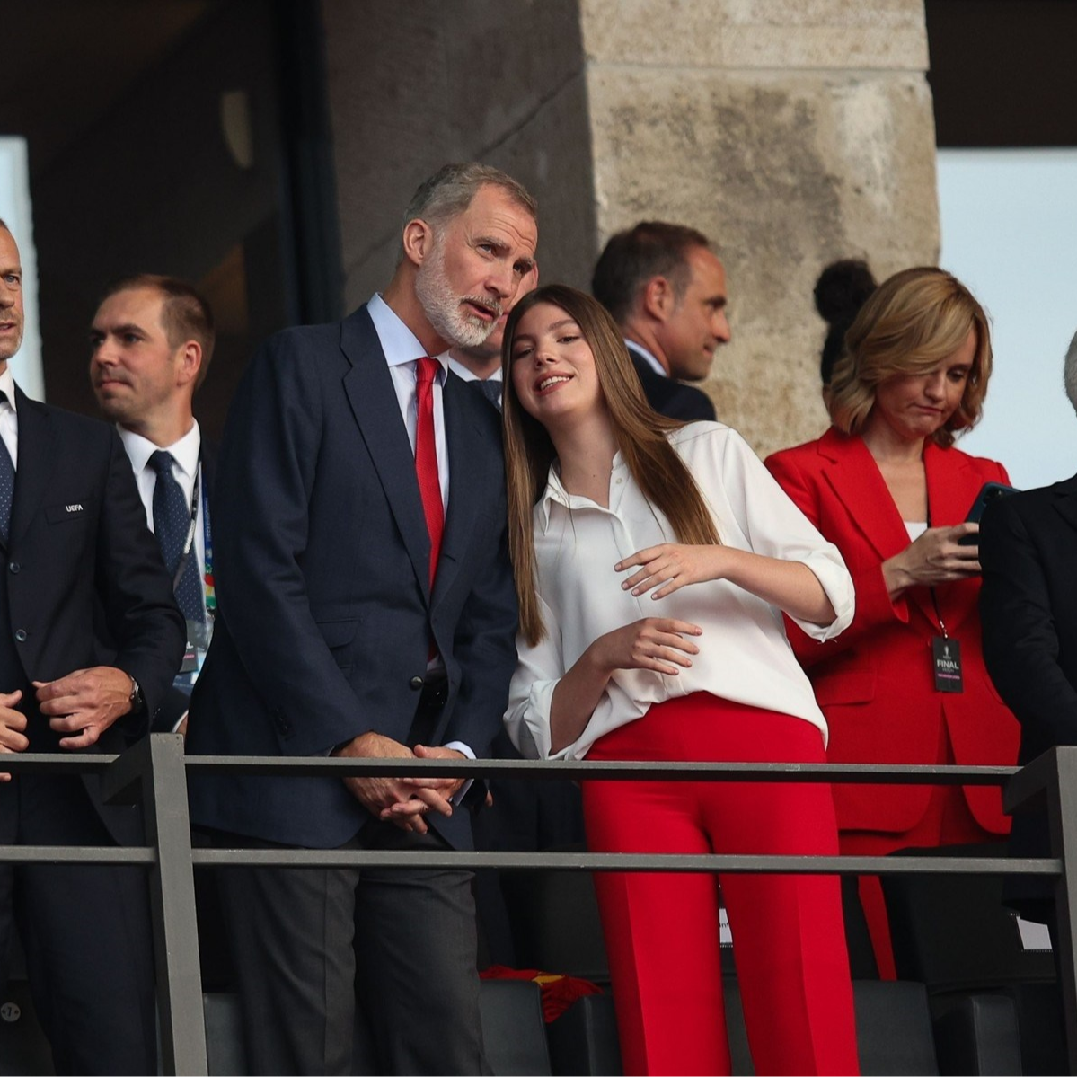 Mlađa kći kralja Španjolske gledala finale Eura. Evo tko je ona i zašto nije princeza