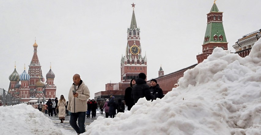 Rus u snijegu napisao: "Ne ratu". Dobio 10 dana zatvora