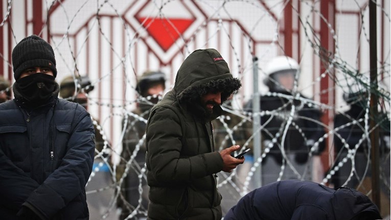 Poljska tijekom noći uhitila stotinjak migranata, Zapad optužuje Lukašenka