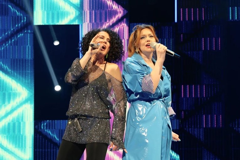 Tara i Lara ispale iz showa Zvijezde pjevaju