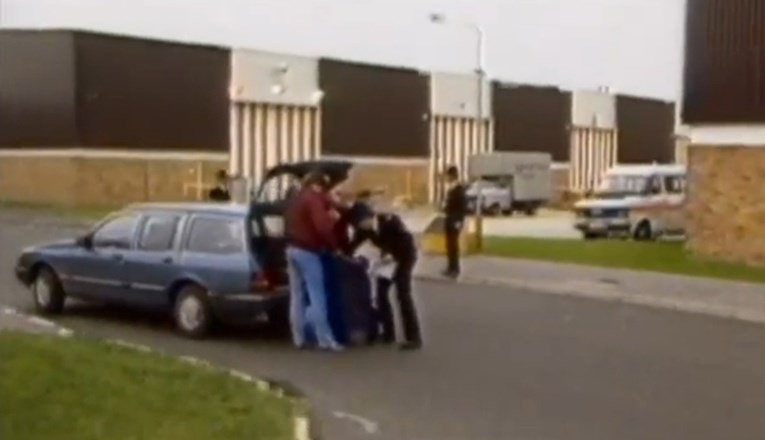 Sa Heathrowea je "slučajno" ukradeno šest tona zlatnih poluga. Uslijedila su ubojstva