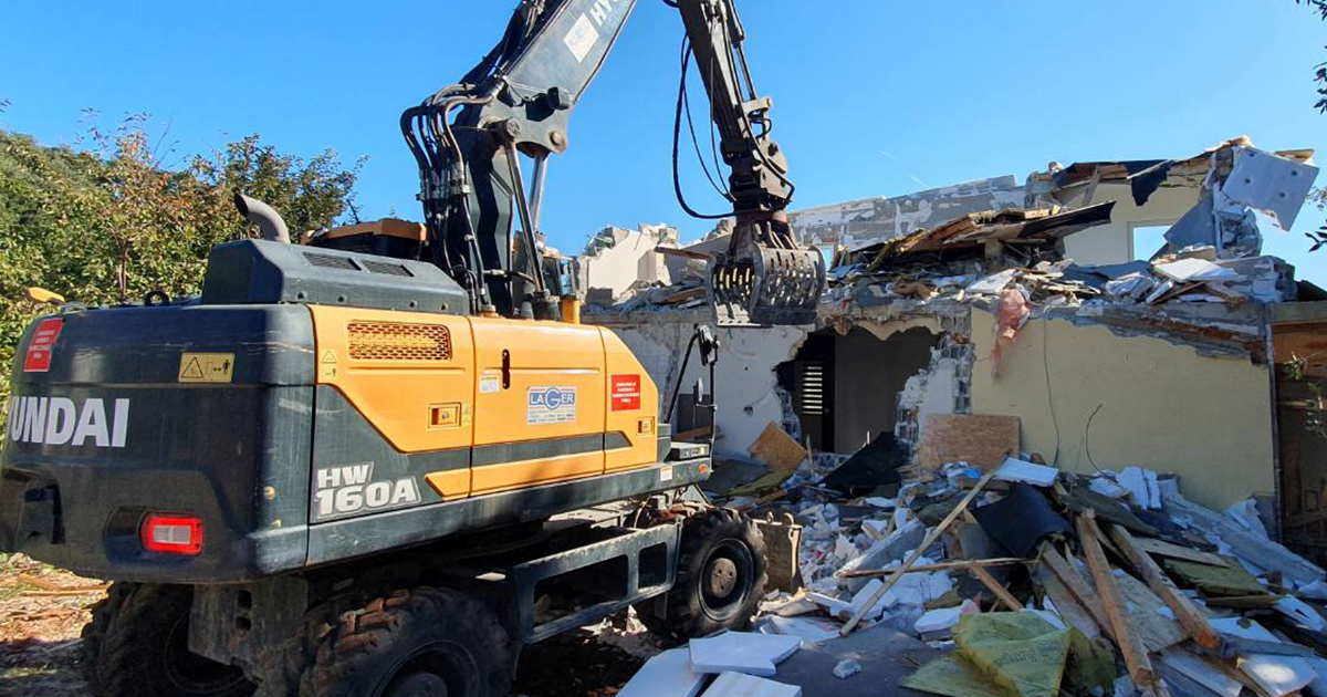 FOTO Počeo novi val rušenja bespravnih objekata u Istri