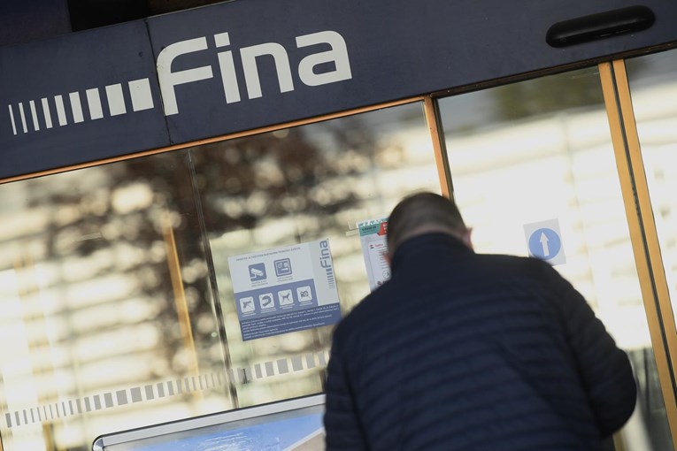 Blokirano gotovo 200.000 građana, raste i broj blokiranih firmi