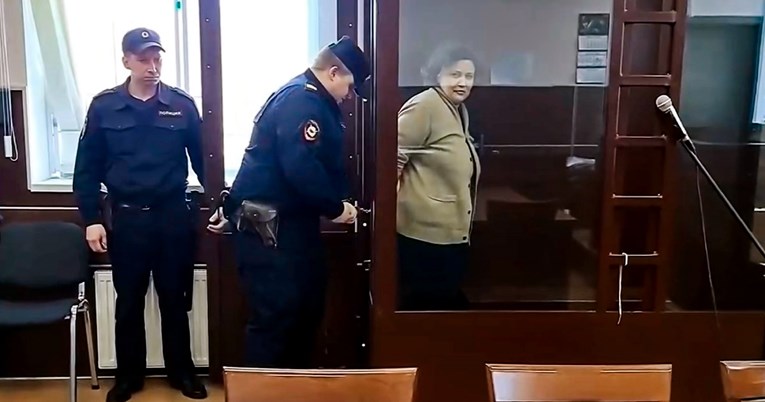 Frizerka u Rusiji zatvorena na pet godina, susjeda ju prijavila za laganje o vojsci