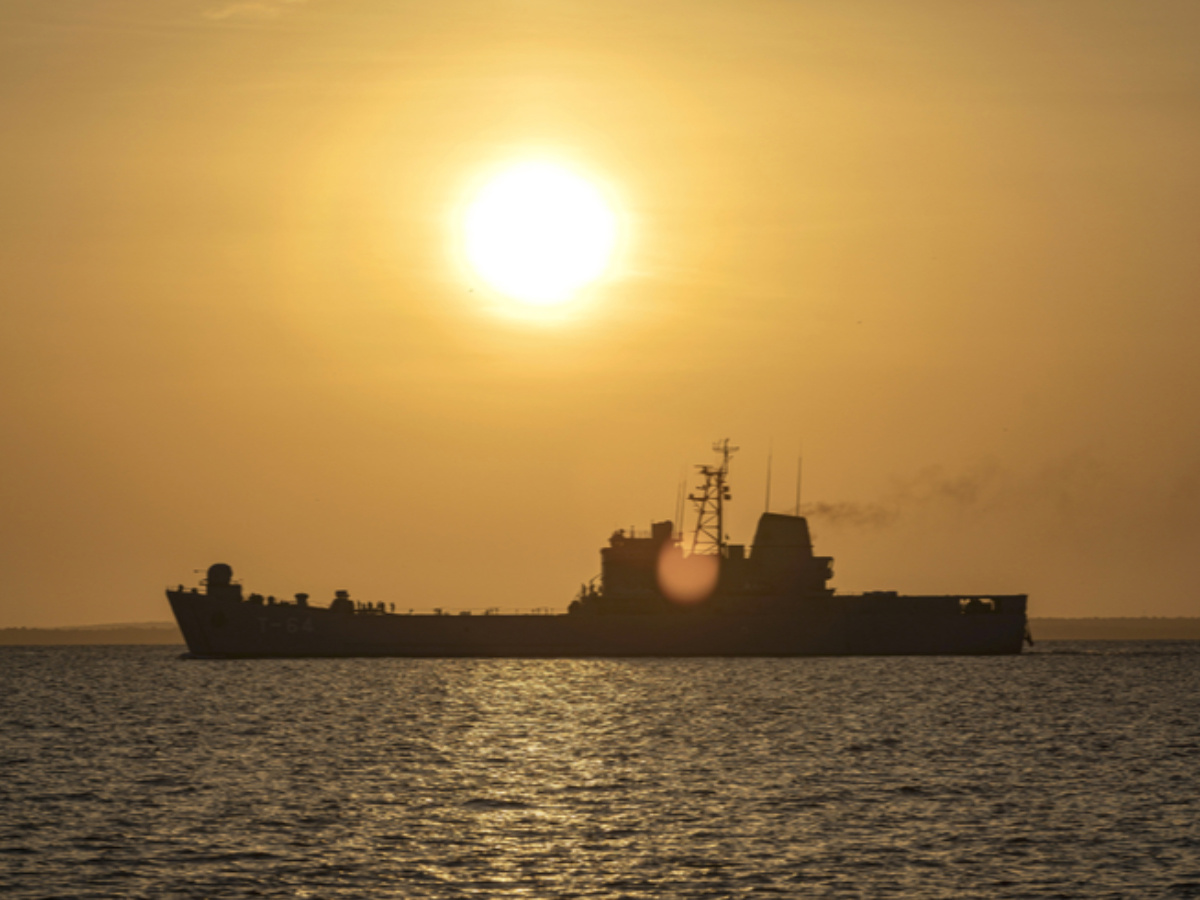 Iran pogodio tanker u Hormuzu, poginuo pomorac
