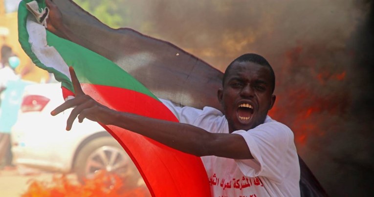 Državni udar u Sudanu, vojska uhitila premijera i većinu ministara