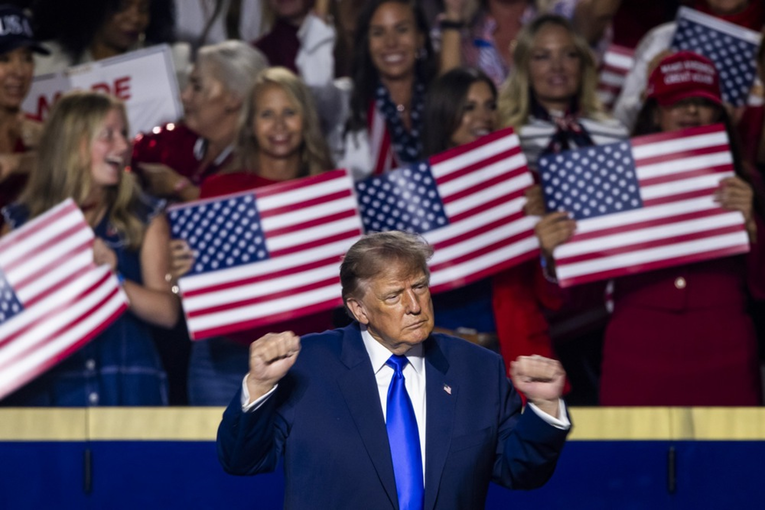 Trump: Pobijedimo li na izborima, isplatit ću svakom odraslom Amerikancu 5000 dolara