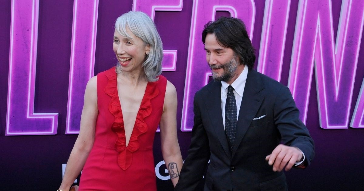 Keanu Reeves na premijeru filma Ballerina došao s partnericom Alexandrom