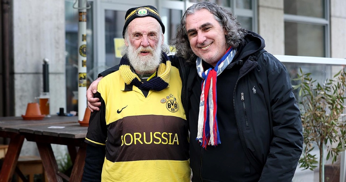 FOTO Navijači Hajduka i Borussije pozirali zajedno pred okršaj za polufinale LP-a