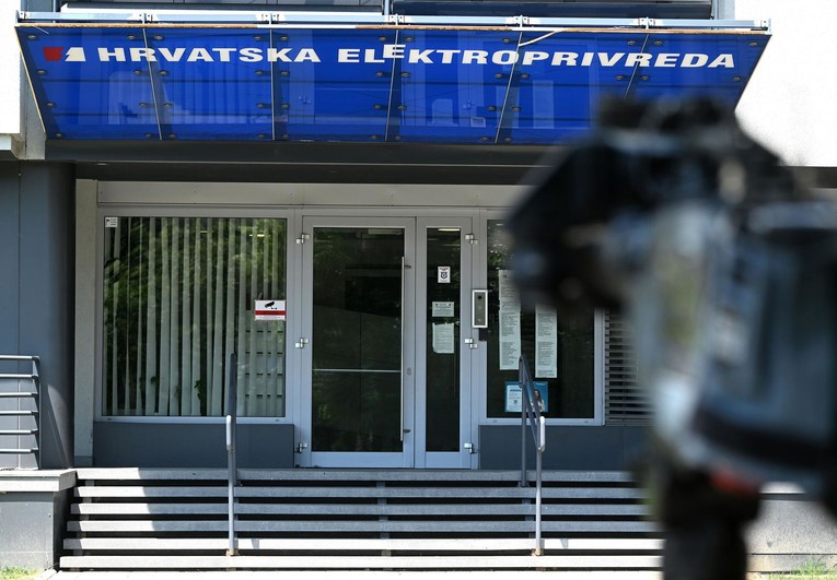 Akcija USKOK-a, uhićenja po Hrvatskoj. Osumnjičeni šefovi u HEP-u, imamo imena i detalje