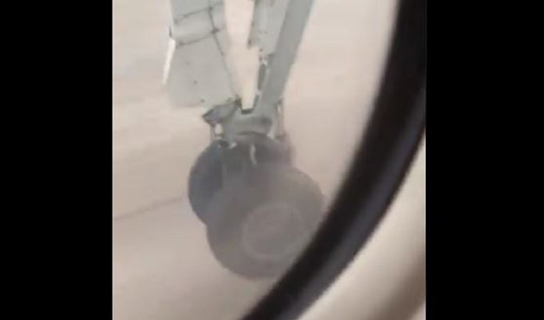 Putnik u avionu snimio trenutak kad je avionu otpao kotač