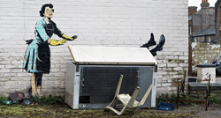 "Nije bila sigurna za javnost": Uklonjena škrinja koja je bila dio Banksyjevog murala