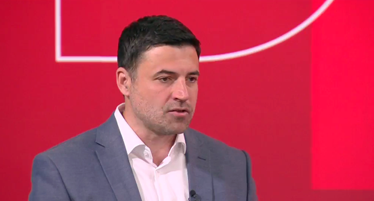 VIDEO Bernardić u 10:30 ujutro: "Dobra večer. Vi to emitirate navečer, je li tako?"