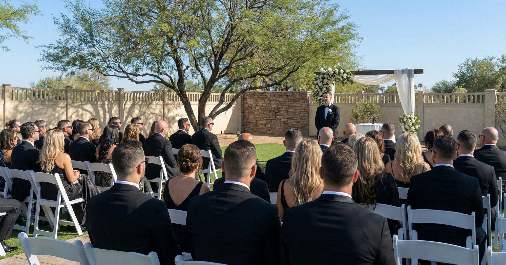 Muž i žena jedini došli u krivoj odjeći na vjenčanje: "Izgubili smo pozivnicu"