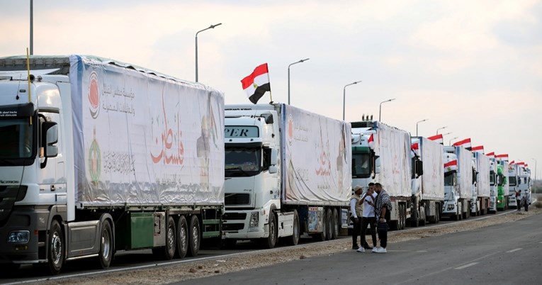 Izrael nakon zahtjeva Washingtona dopustio da u Gazu dnevno uđu dva kamiona s gorivom