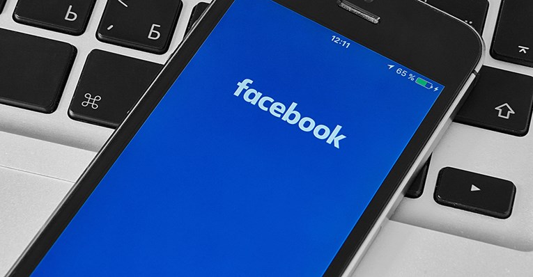Pazite na kameru: Korisnici uočili zabrinjavajuć problem s Facebook aplikacijom