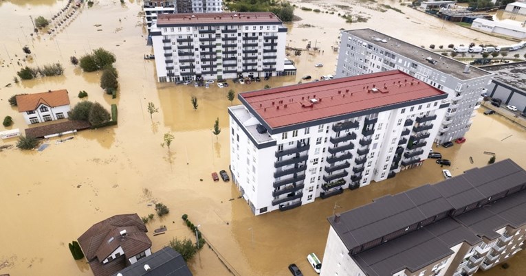 FOTO I VIDEO Ovako izgleda potopljeni Kiseljak iz zraka