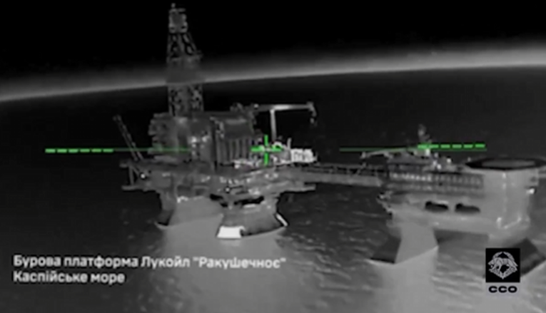 VIDEO Ukrajinski udar 1000 kilometara od bojišta. Pogođene ruske naftne platforme