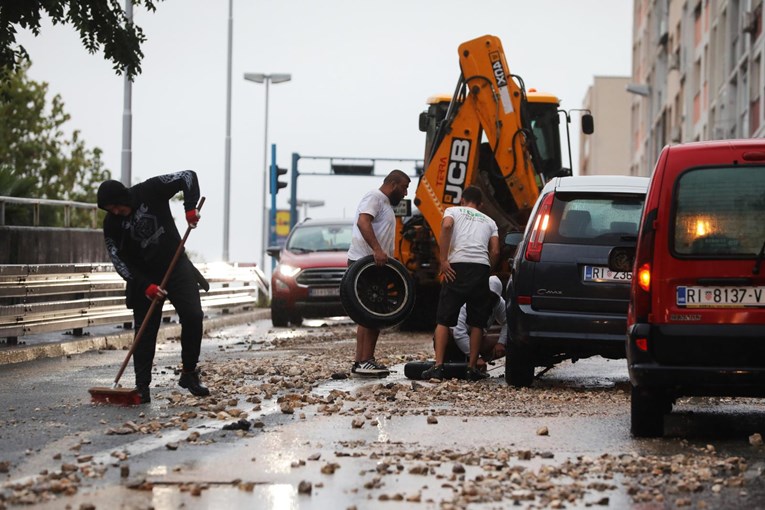 VIDEO I FOTO Totalni potop i kolaps u Rijeci, ljudi bijesni: "Ovaj grad je rasulo"